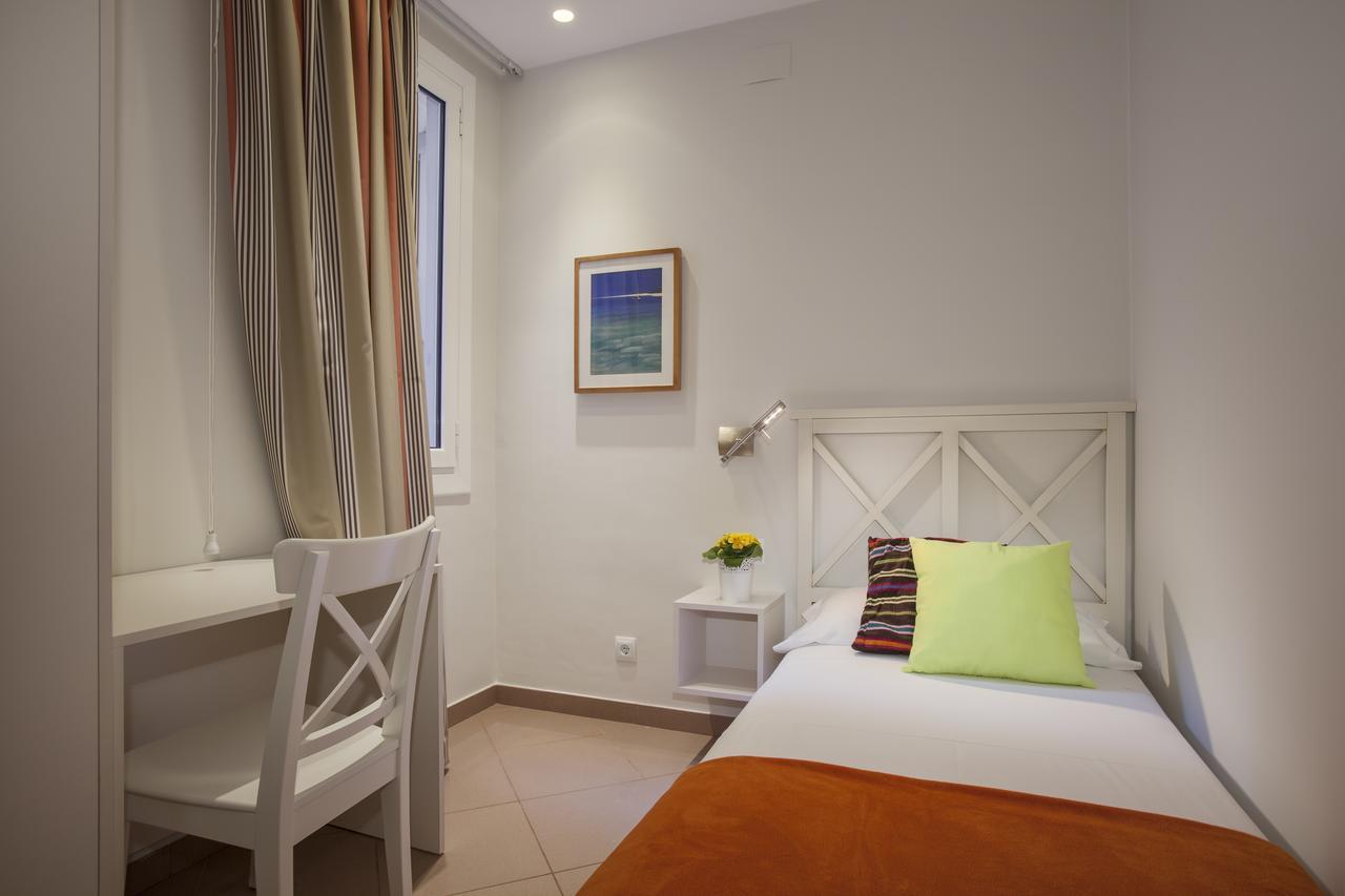 Bcngotic43 Apartment Barcelona Bagian luar foto