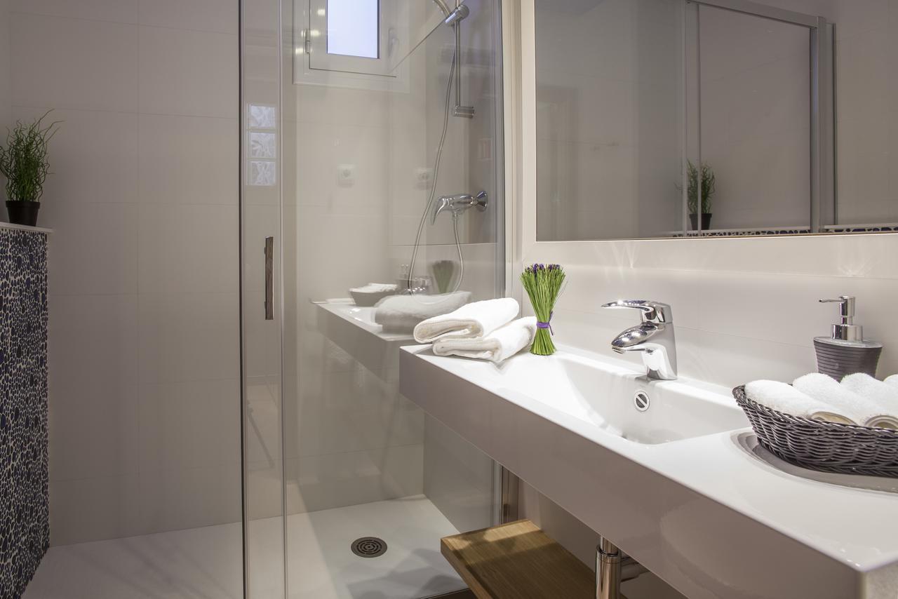 Bcngotic43 Apartment Barcelona Bagian luar foto