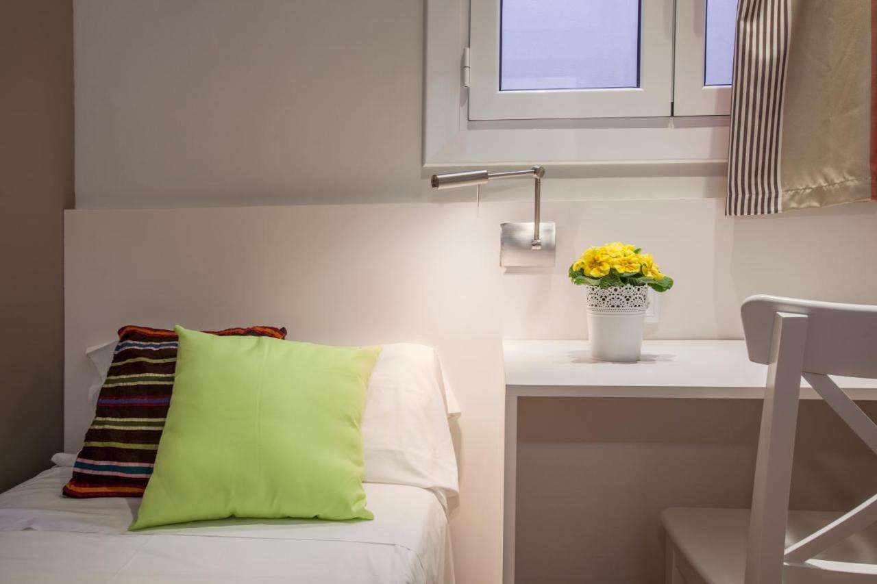 Bcngotic43 Apartment Barcelona Bagian luar foto